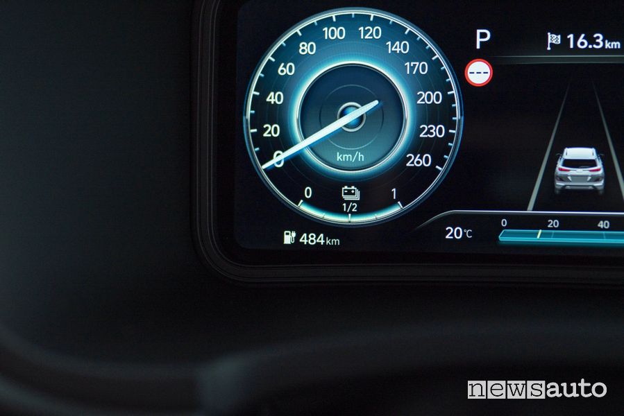 Info autonomia quadro strumenti abitacolo Hyundai Kona Electric