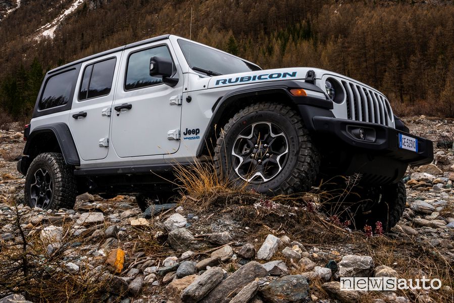 Twist Jeep Wrangler 4xe Rubicon in off road
