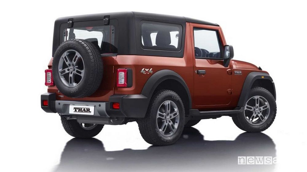 Vista posteriore Mahindra Thar