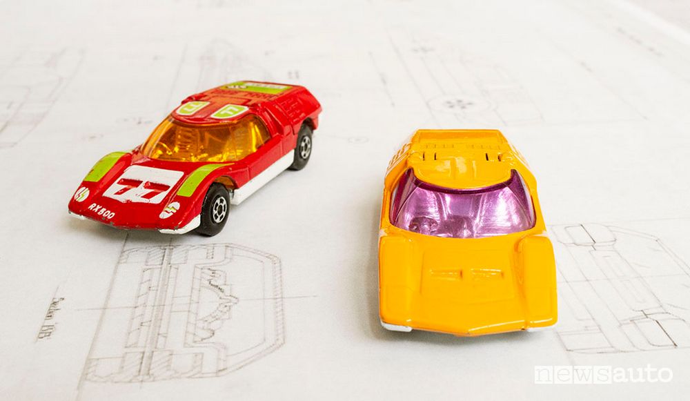 Matchbox Mazda RX500 giocattolo