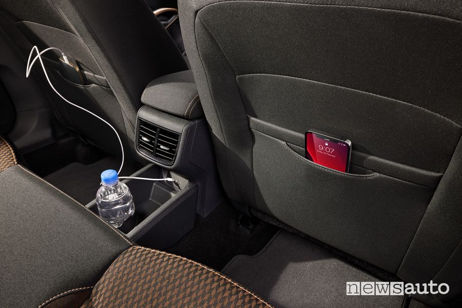 Porta smartphone sedili posteriori abitacolo nuova Škoda Fabia