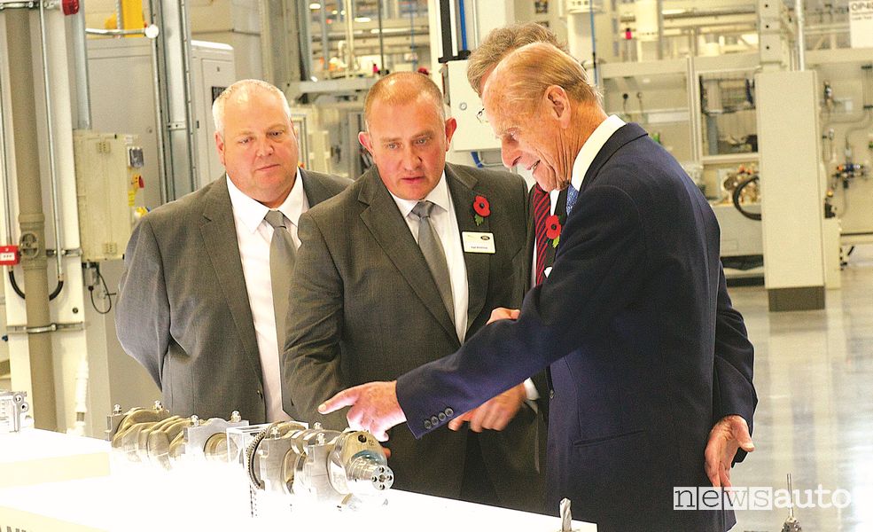 Principe Filippo nell’inaugurazione del nuovo stabilimento JLR di Wolverhampton West