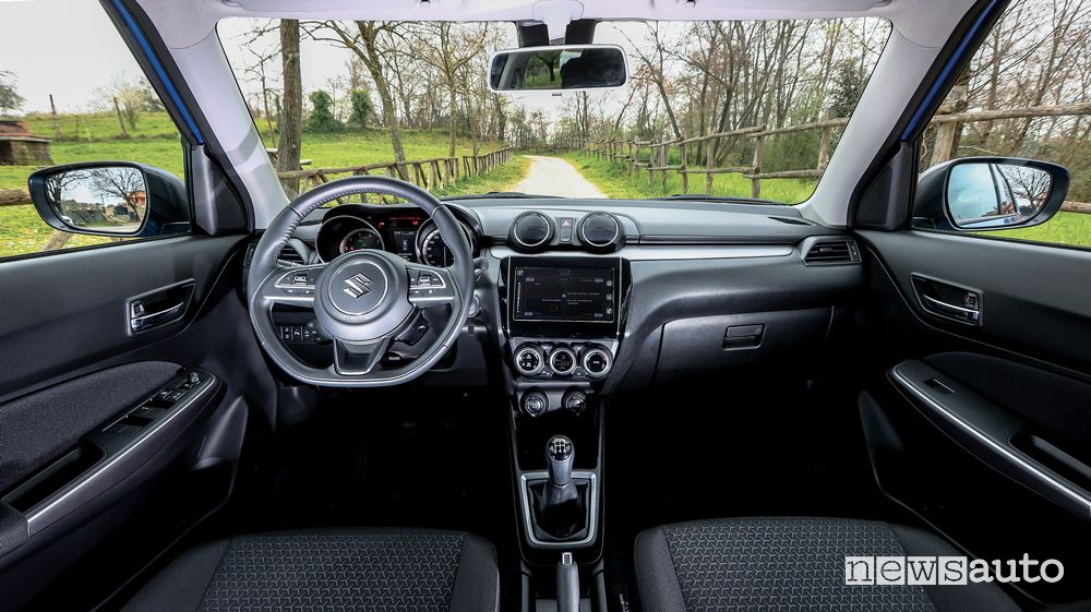 Plancia strumenti abitacolo Suzuki Swift Hybrid AllGrip