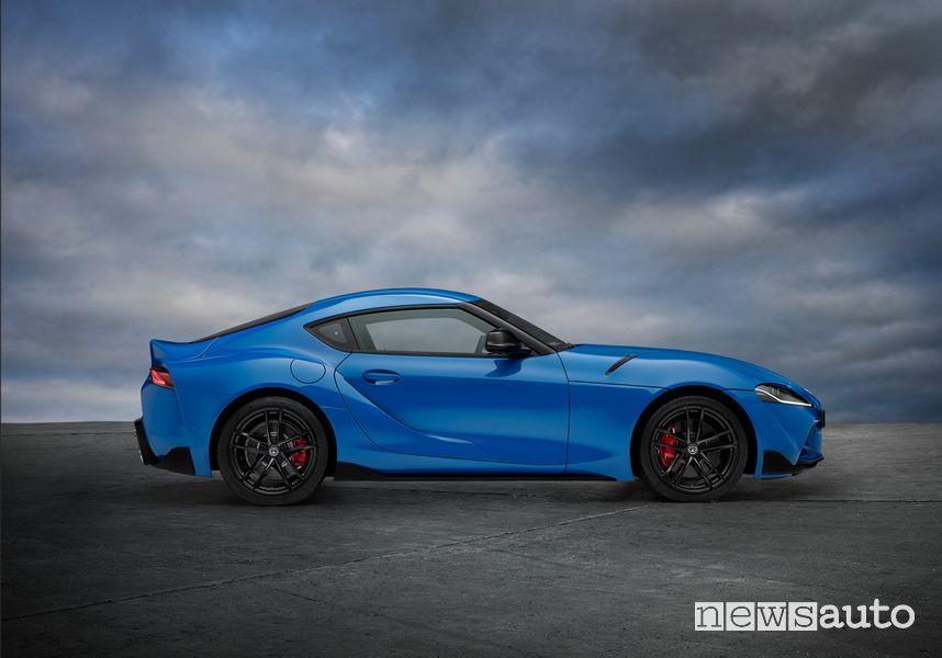 Vista laterale Toyota GR Supra Jarama Racetrack Limited Edition