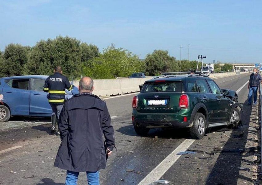 Impatto mortale fra la Hyundai i10 e la Mini Countryman incidente
