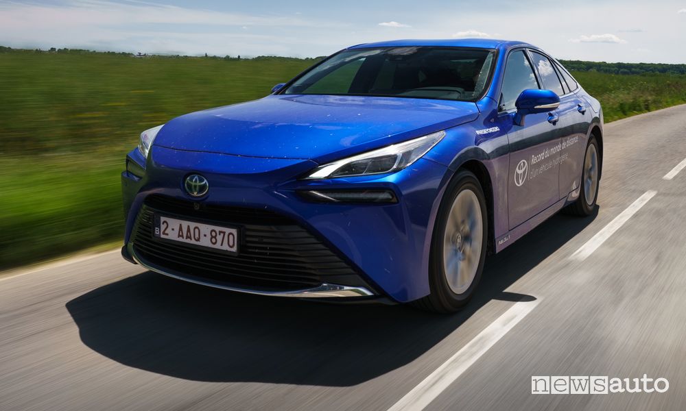 Record Toyota Mirai a idrogeno fuel cell
