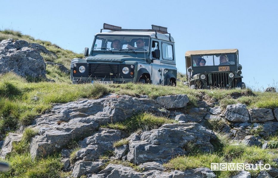 Percorsi in fuoristrada strade bianche in Piemonte  (Land Rover Defender e vecchia Jeep)