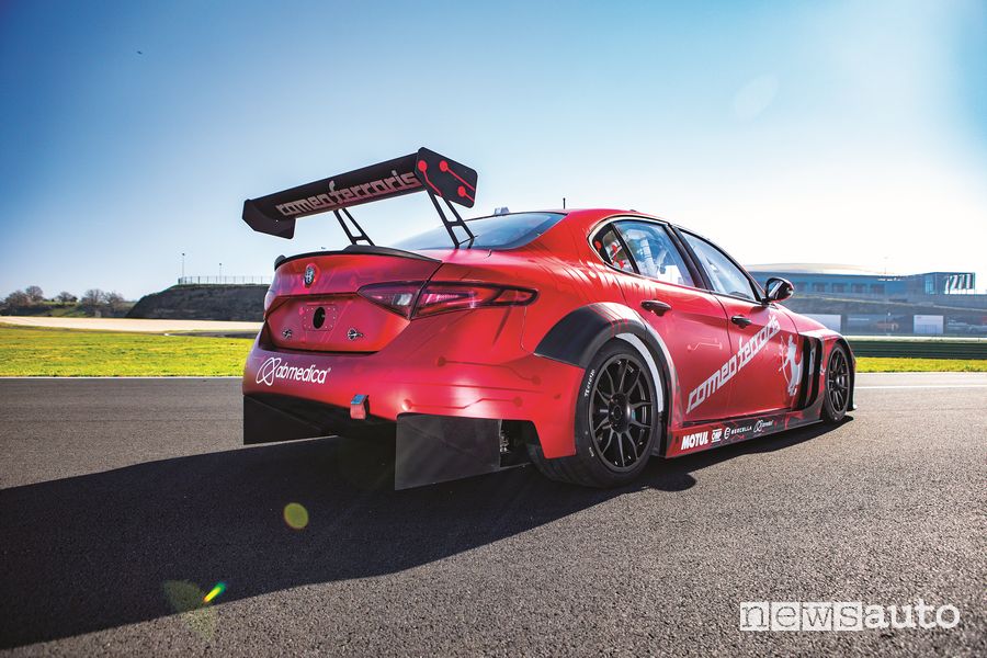 Vista posteriore Alfa Romeo Giulia ETCR by Romeo Ferraris