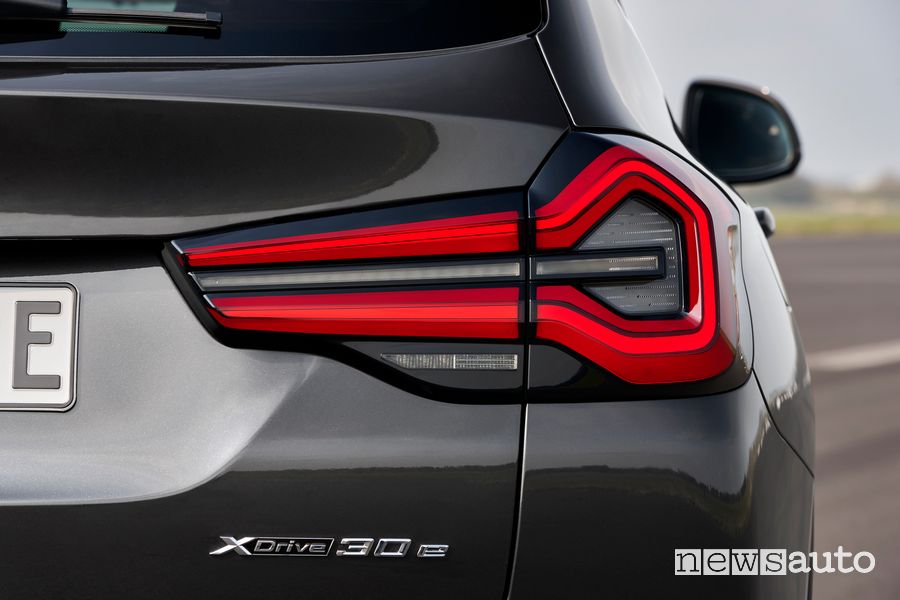 Faro posteriore BMW X3 xDrive30e