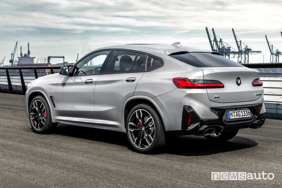 Vista posteriore nuova BMW X4