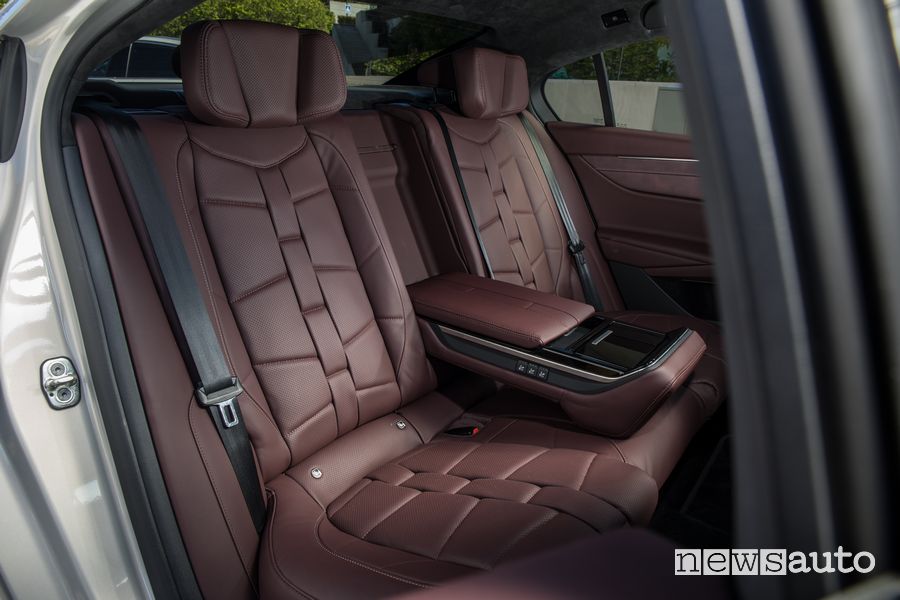 Sedili posteriori abitacolo nuova DS9 E-Tense PHEV