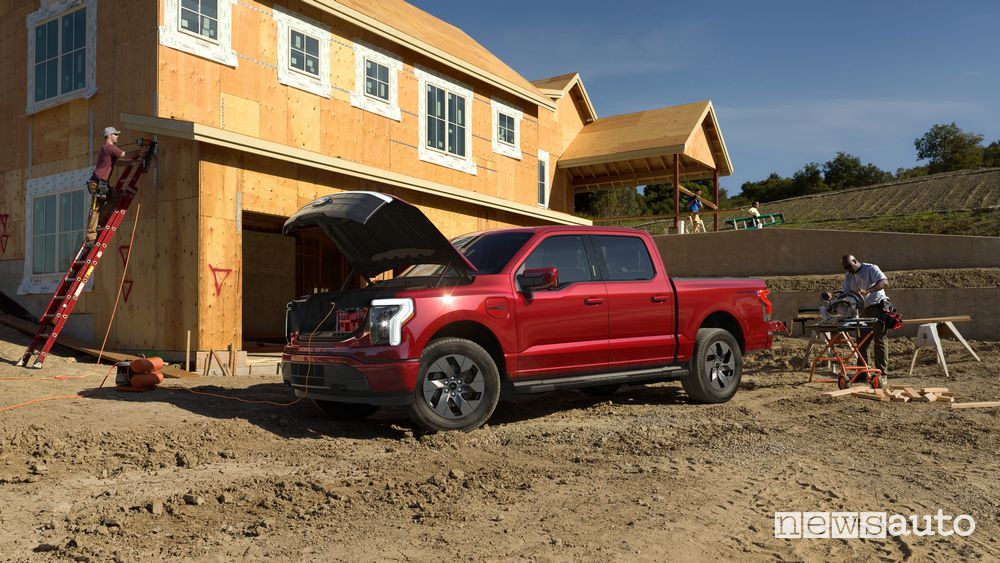 Energia elettrica che arriva dal Ford F-150 Lightning