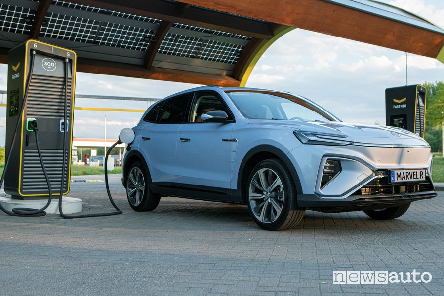 MG Marvel R Electric in ricarica rapida DC