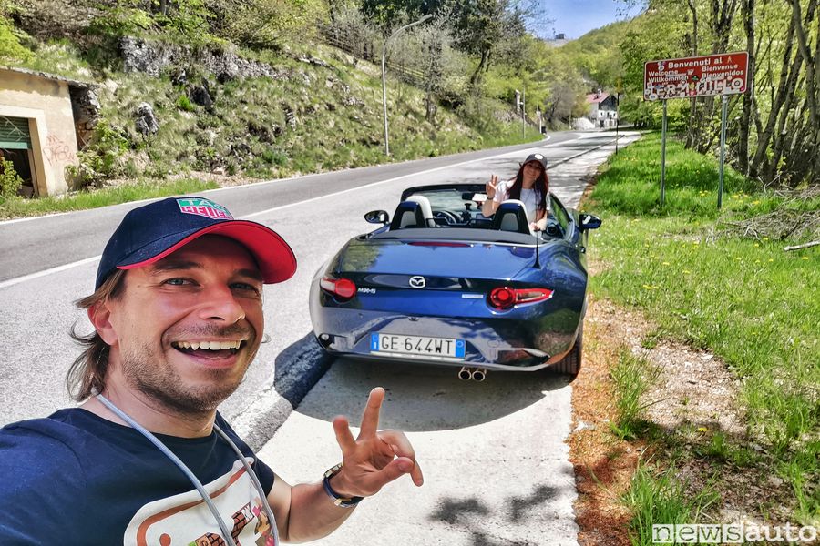 Questa immagine ha l'attributo alt vuoto; il nome del file è Marco-Paternostro-e-Carlotta-Mancini-presenti-al-Mazda-Back-to-Drive.jpeg
