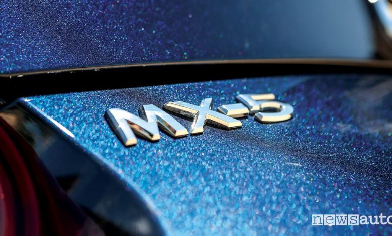 Logo MX-5 portellone posteriore Mazda MX-5 2021