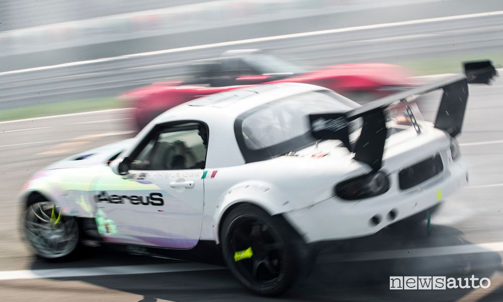 Mazda MX-5 drifting a Monza MiMo 2021