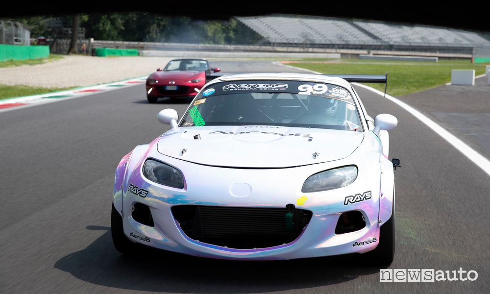 Mazda MX-5 drifting a Monza MiMo 2021
