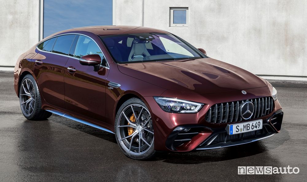 Nuova Mercedes-AMG GT Coupé 53 4MATIC+