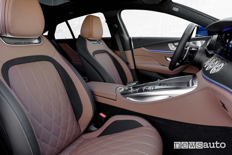 Sedili anteriori abitacolo Mercedes-AMG GT Coupé 53 4MATIC+