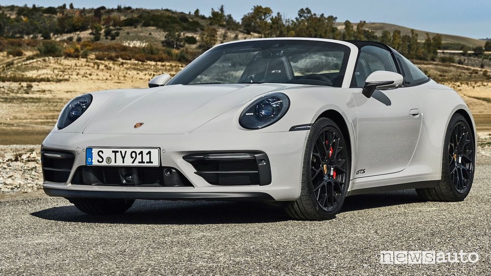 Vista di profilo nuova Porsche 911 Targa GTS