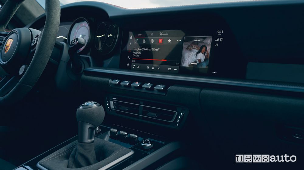 Infotainment abitacolo nuova Porsche 911 Carrera GTS
