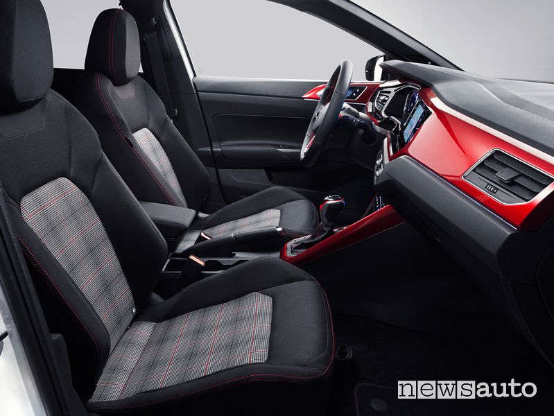 Sedili anteriori abitacolo nuova Volkswagen Polo GTI
