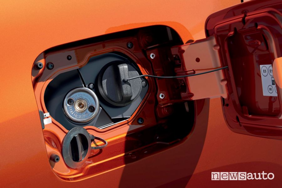 Bocchettone rifornimento GPL nuovo Dacia Duster