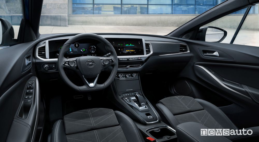 Plancia strumenti abitacolo nuovo Opel Grandland Hybrid4 2022