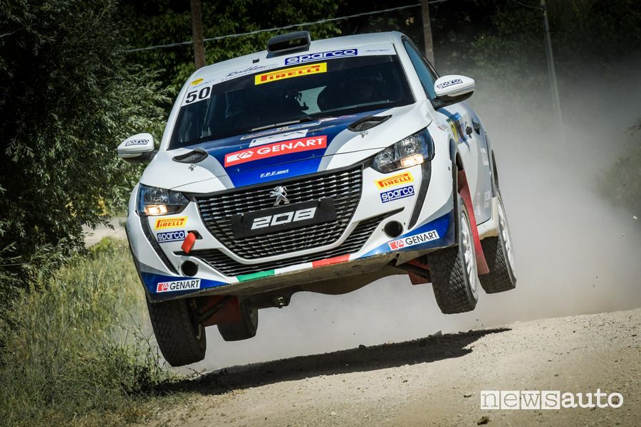 Peugeot 208 Rally4 in azione con Andre e Giuseppe Nucita