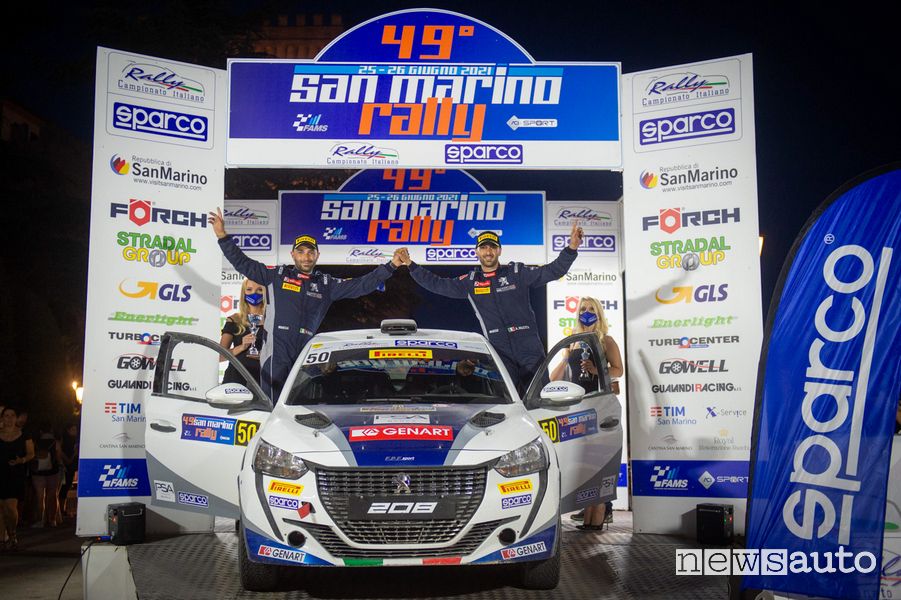 Andrea e Giuseppe Nucita festeggiano il 3° posto al Rally di San Marino con la Peugeot 208 Rally4