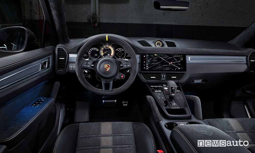 Abitacolo nuova Porsche Cayenne Turbo GT