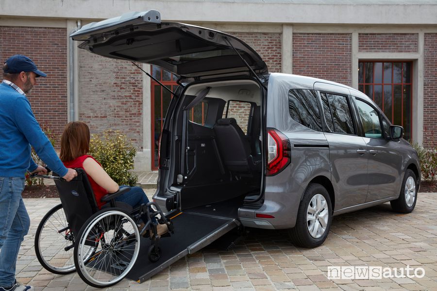 Renault Kangoo TPMR trasporto disabili in carrozzina