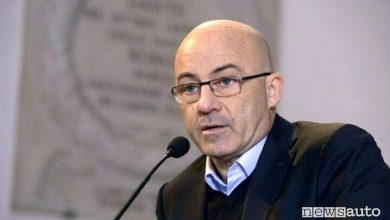 Ministro Cingolani sulle auto elettriche: serve gradualità