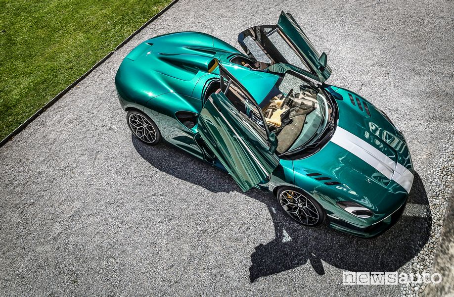 Apertura portiere Touring Superleggera Arese RH95