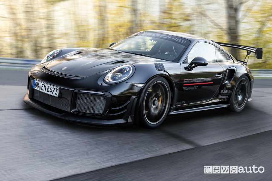 Porsche 911 GT2 RS al Nürburgring