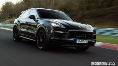 Nuova Porsche Cayenne, giro record al Nürburgring [video]