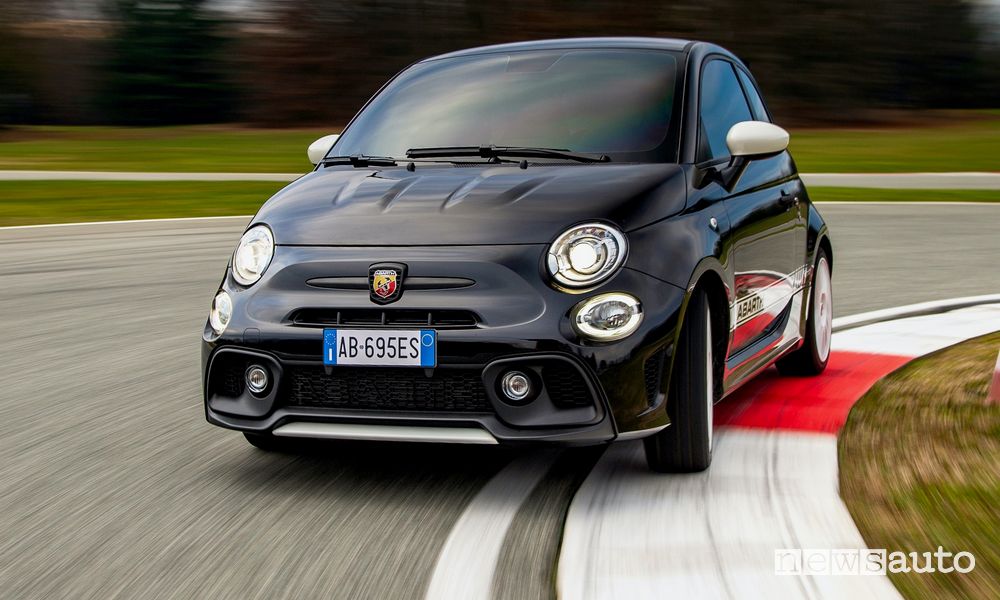 Inserimento in curva Abarth 695 Esseesse in pista