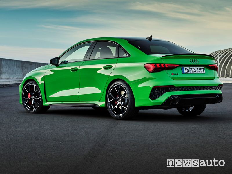 Vista posteriore nuova Audi RS 3 Sedan