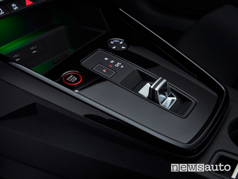 Selettore cambio automatico nuova Audi RS 3 Sedan