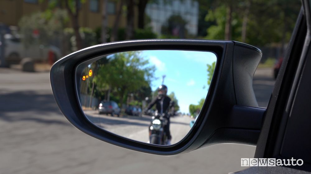 Avviso angolo cieco nuova Hyundai Bayon