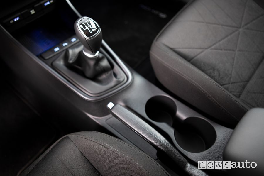 Leva cambio manuale abitacolo nuova Hyundai Bayon
