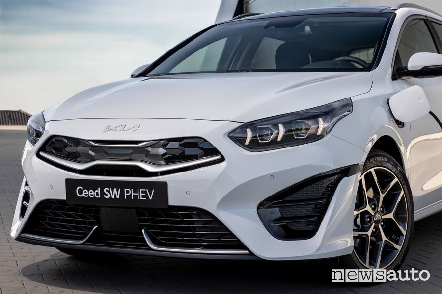 Frontale nuova Kia Ceed SW ibrida plug-in PHEV