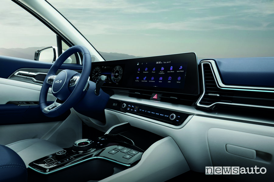 Plancia strumenti con display curvo integrato nuovo Kia Sportage