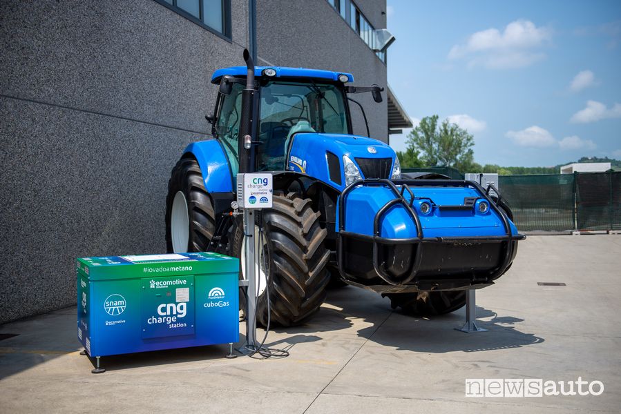 Trattore convertito a biometano. Ad alimentarlo Fuel Maker di Snam
