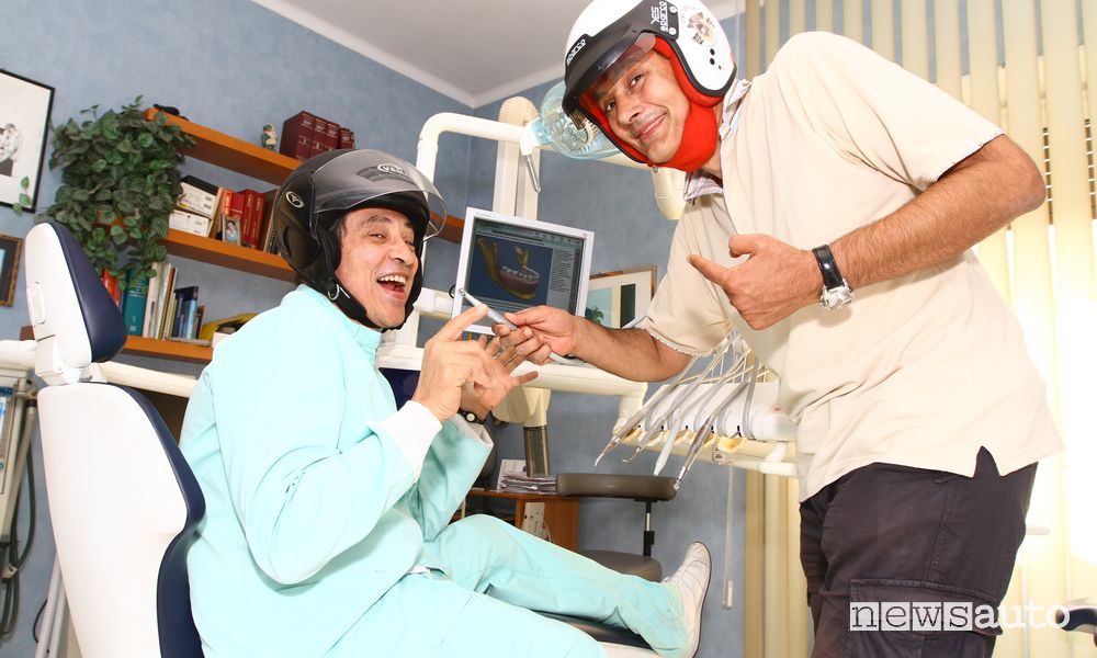 Il bite dentale per i piloti: a sx Pietro D’Agostino, Medico specialista in Odontoiatria, l’ideatore del Race Bite