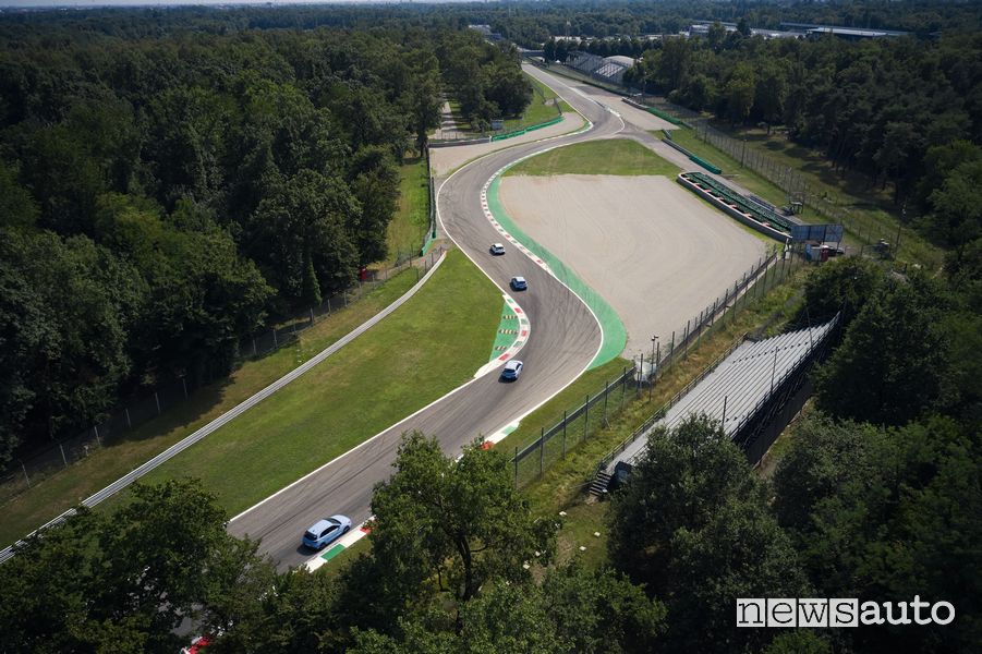 Hyundai i30 N Performance in pista a Monza variante Ascari