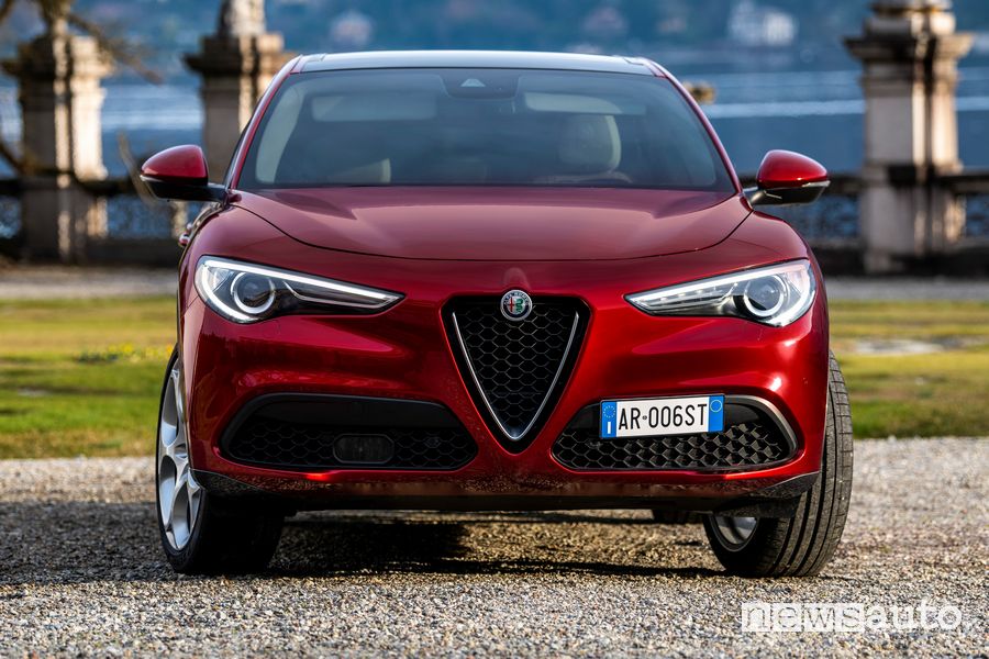 Frontale Alfa Romeo Stelvio “6C Villa d’Este”