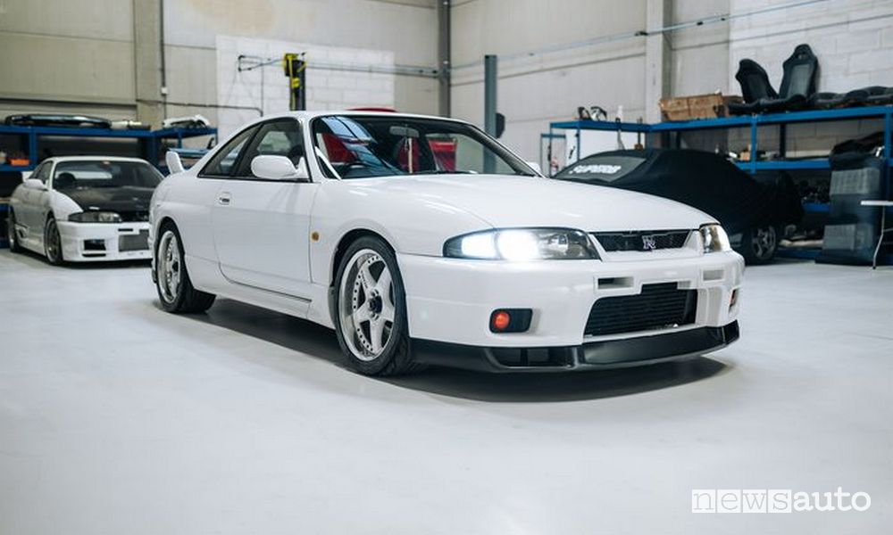 Nissan Skyline GT-R 33 del 1997,