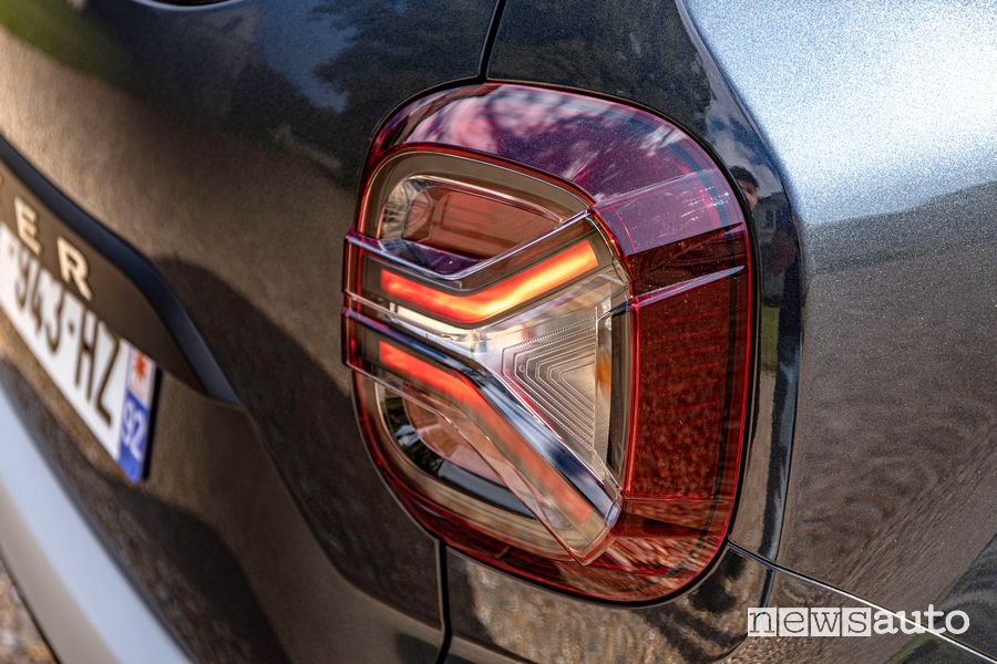 Faro posteriore nuovo Dacia Duster 4x2 GPL