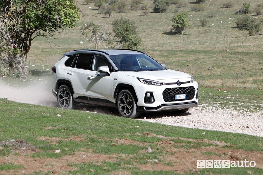 Across Plug-in raduno Suzuki 4x4 nei Monti Simbruini